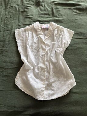 Ms. Chic California vintage White Eyelet Button-Up Blouse size 12 fits like M